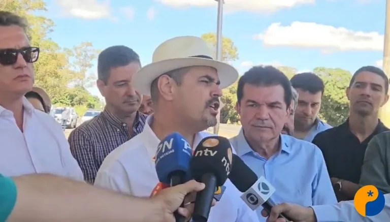 Mateus Simões critica gestão de Patos de Minas, indica transferência de Regional de Saúde e chama Falcão de mentiroso