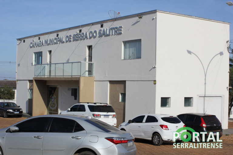 Alunos da Escola Tereza de Castro Mariano conhecem a Escola do Legislativo e produzem conteúdo para jornal escolar